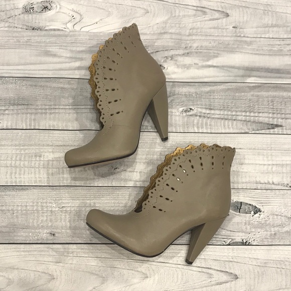 Seychelles Shoes - SEYCHELLES by ANTHROPOLOGIE taupe booties